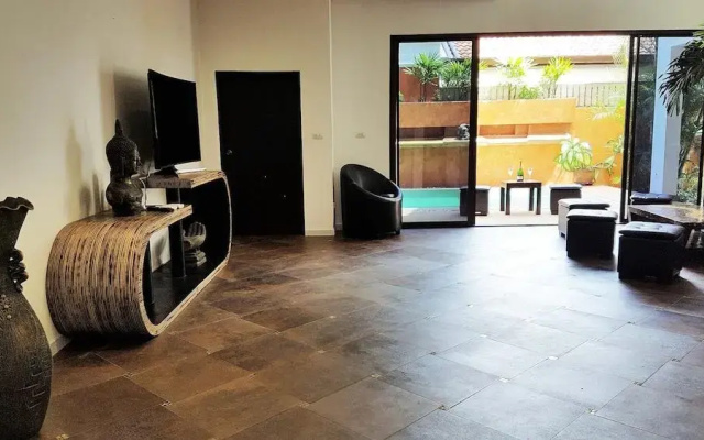 WOWLAND Luxury Pool Villa Pattaya Walking Street