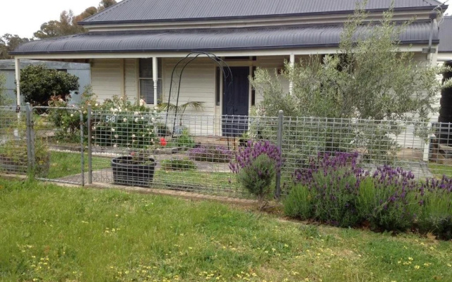 Shalva Cottage