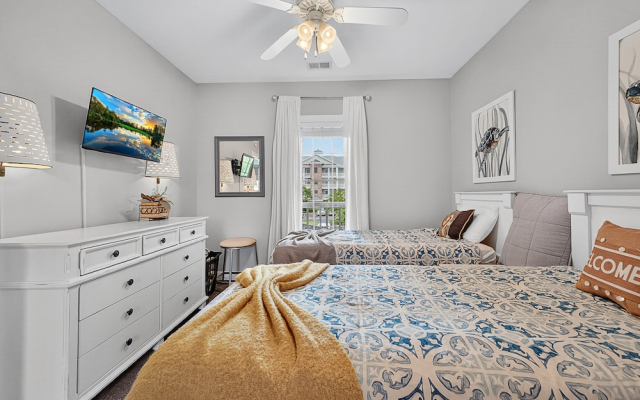 Magnolia Pointe Luster Leaf 4890-203