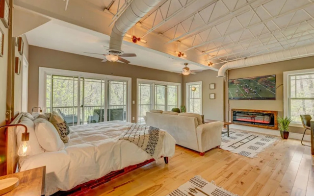 Falcons Nest by Escape to Blue Ridge