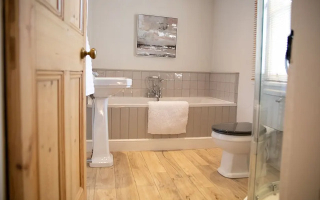 York Minster-3 Bed-sleeps 6-fireplace-free Parking