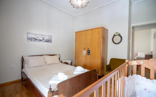 Family apartment at Kalithea 2 bedrooms 4 pers