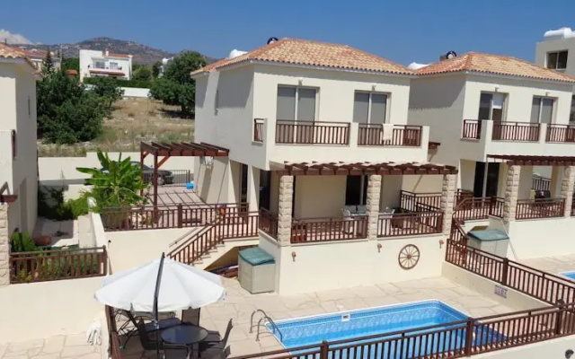 Loggin Holiday House