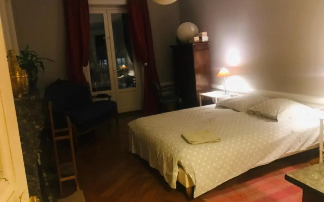 Berges du Rhone/ Chambre Avec Balcon (Adults Only)