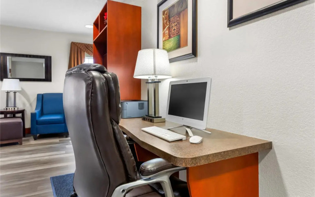 Quality Inn Near Interstate I94