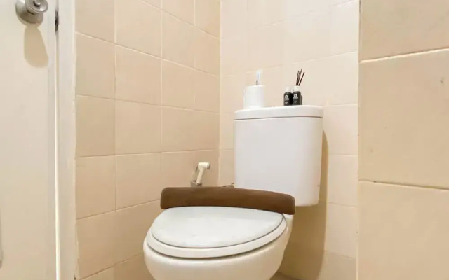 Basic Style Studio At Apartment Belmont Residence Puri