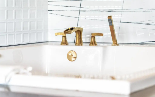 Aspire Inn Studios & Spas