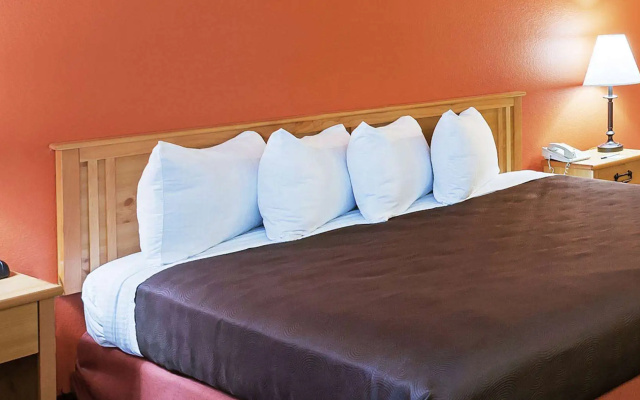 AmericInn by Wyndham Sturgeon Bay