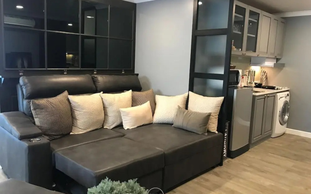 Stay in Style The Heart of Nimman R306AB