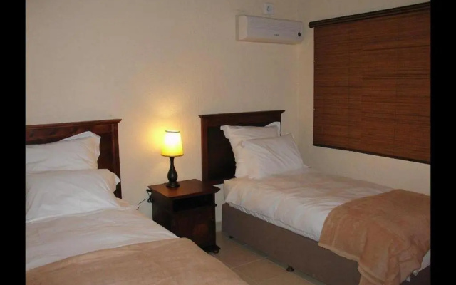Ngwenya Lodge