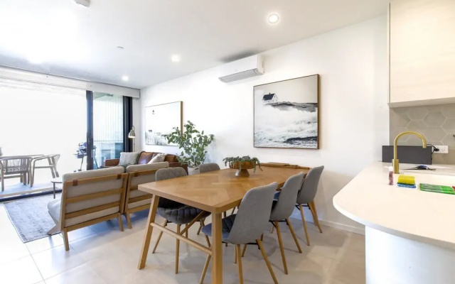 Elegant 2-bed Apartment With Stunning Views