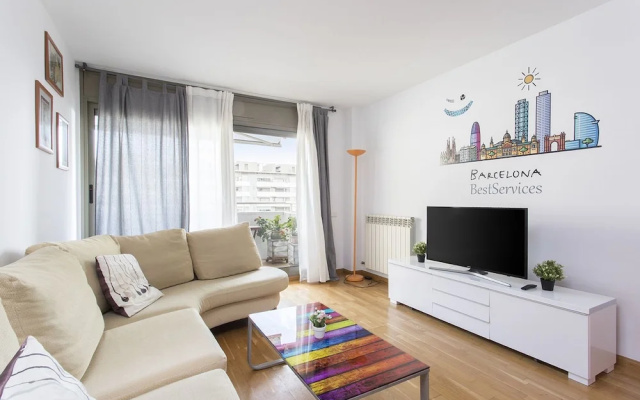 1317 - Modern Forum Apartment