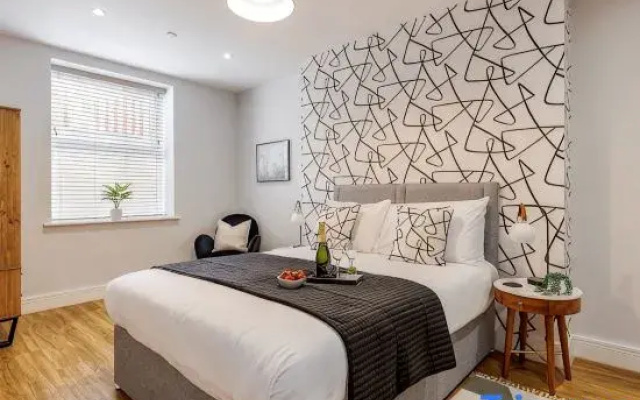 Stunning & Spacious 1-Bed Apt w/ Free Gym & PKG