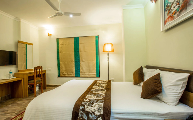 Mahadev Hotel