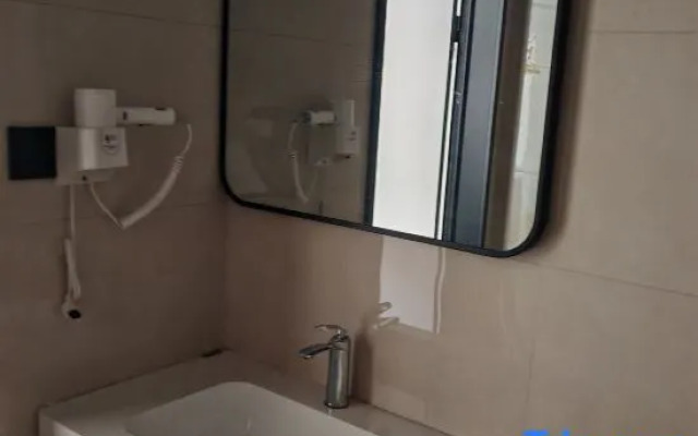 Baiyi Chain Hotel