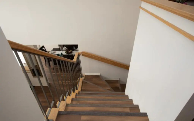 Elegant 4 Bedroom on Comdale