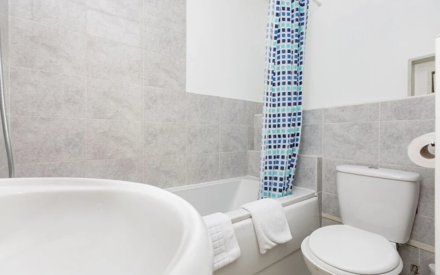 Clarence Suite by Kasar Stays