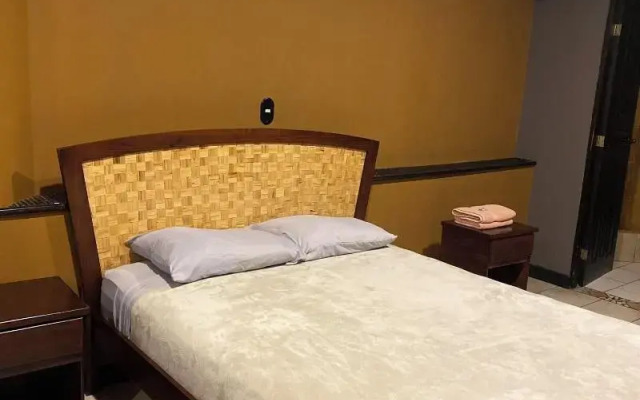 Alajuela Backpackers Airport Hostel
