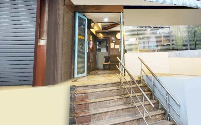 Hotel O Padmavathi Puram Near Railway Station
