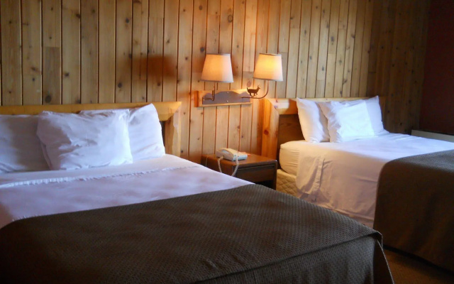 Lakewoods Resort & Lodge