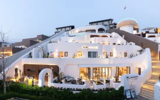 Sound on the Clouds Hotel Santorini, Dali
