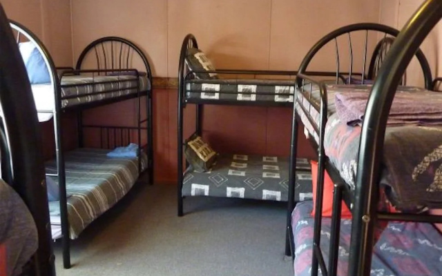 Little River Inn - Hostel
