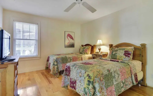 Easy Livin' by Avantstay Key West Home w/ Pool & BBQ Month Long Stays Only