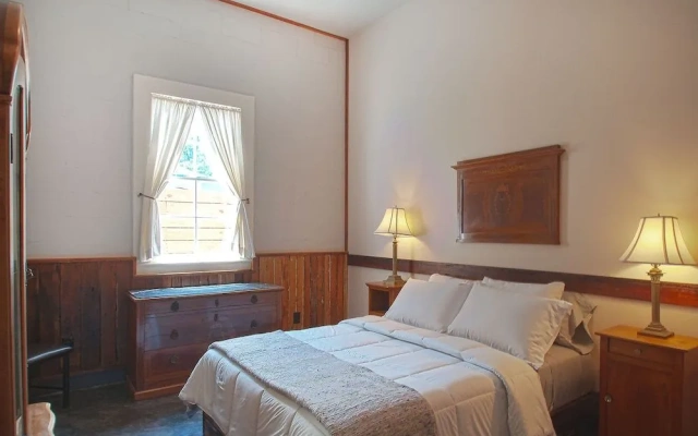 Inn at the Old Jail