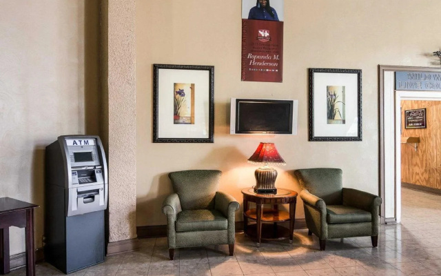 Rodeway Inn & Suites At the Casino