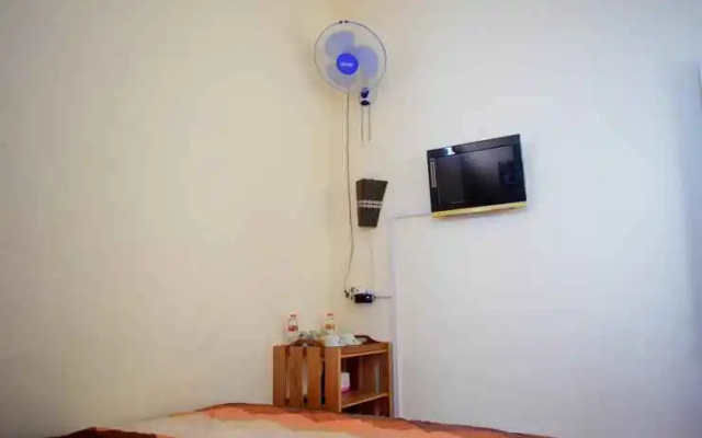 Omah Etan Batu
