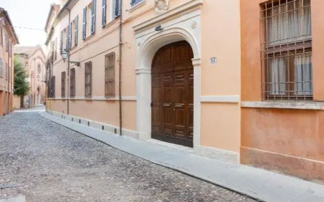 Palazzo Sabbioni Suite Del Conte Elegant Suite in Old Monastery City Center