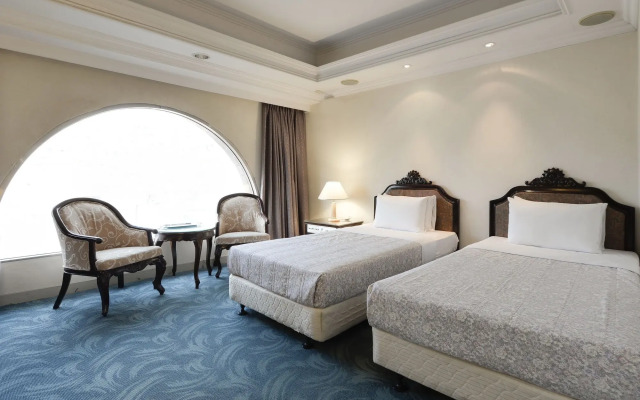 Forbes Hotel