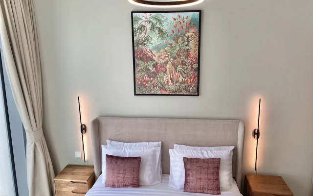 SuperHost - Stylish Apartment Facing Creek Harbour