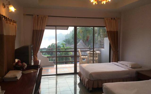 Duenshine Resort