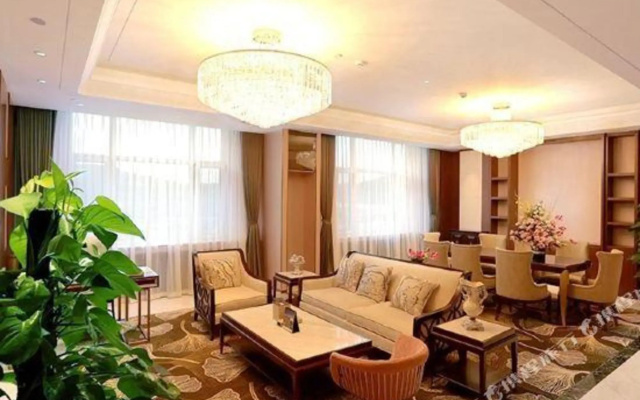 Legend Jianguo Hotel