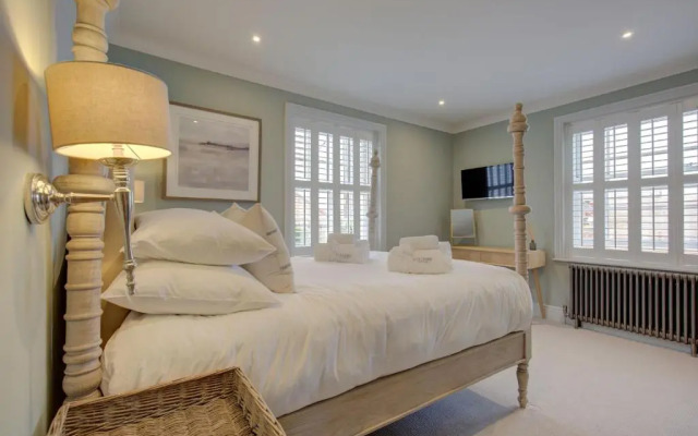 The Railway Hotel by Barefoot Retreats