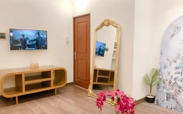 Youre.at - Grand Setiabudi Apartment