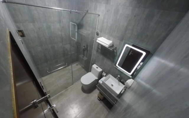 Dhiffushi Tourist Hotel