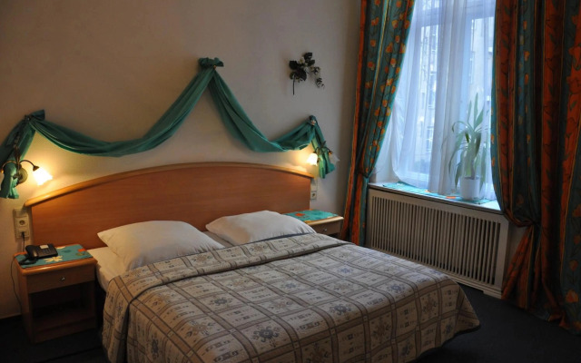 Hotel Pension Savoy