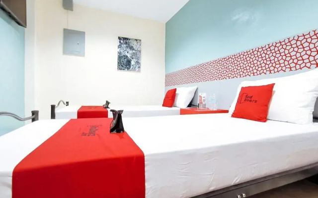 RedDoorz Plus near Ateneo de Davao