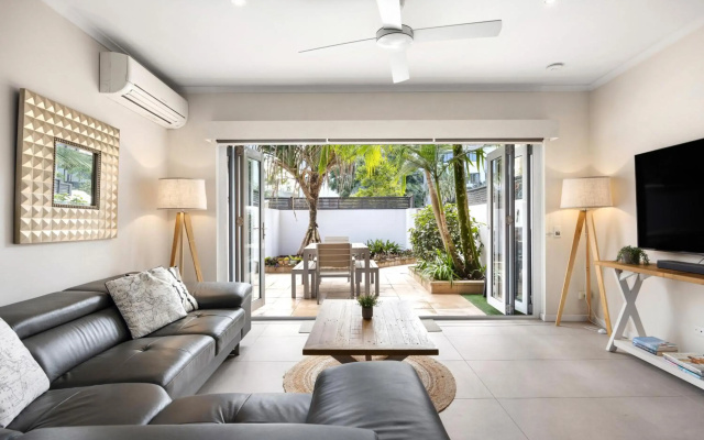 Moondarah, Apartment 6, 75 Noosa Parade
