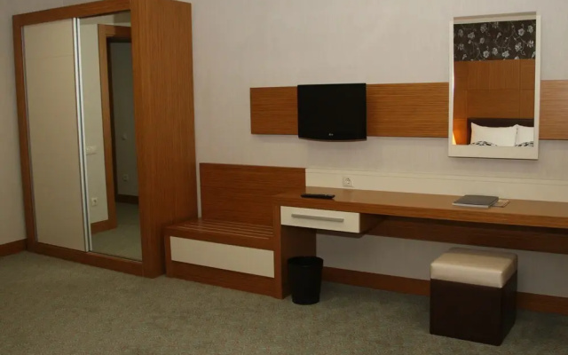 Grand Nur Plaza Hotel