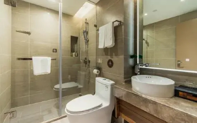 Homeinn Plus Hotel (Xinchang Great Buddha Temple Scenic Area Ocean City)