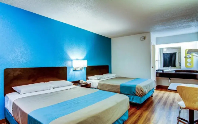 Motel 6 Florissant, Mo