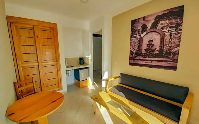 Axkan Click Suites
