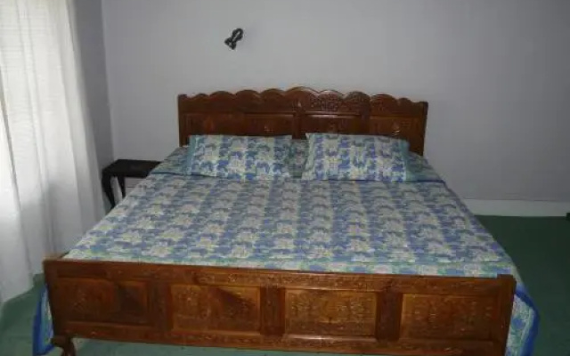 Snow Leopard Lodge