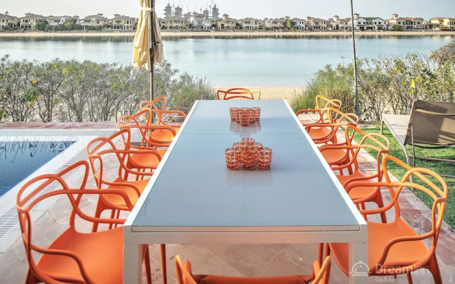 The Palm Jumeirah Villas - Frond B