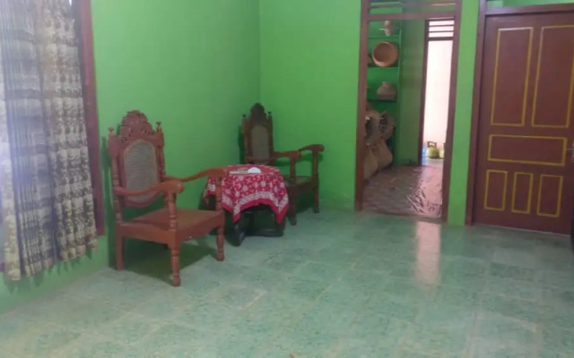 Adji Homestay - Hostel