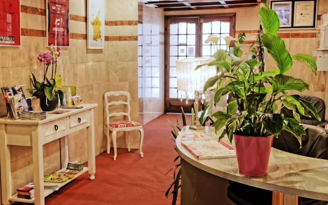 Logis Hotel Des Pyrenees Rest. La Pergola