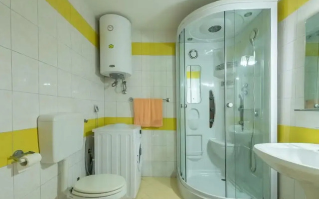 Adalene Comfortable Holiday Residence